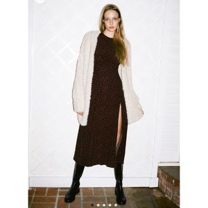 UO Lindsey Cap-Sleeve Side-Slit Midi Dress